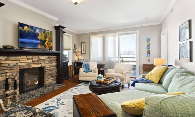 Sandpoint Condominio | Lakefront Corner Condo - Seasons at Sandpoint