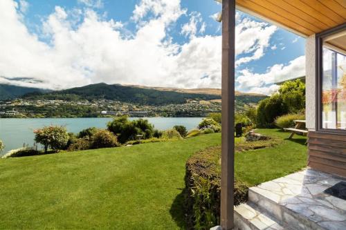 Kelvin Heights Apartamento | Lakefront Cottage