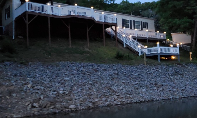 Hamblen County Cabaña | Lakefront Cottage on Cherokee Lake - with private dock Small Dog friendly