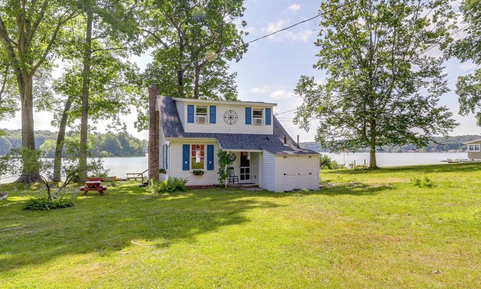 Coventry Lake Cabaña | Lakefront Cottage w/ Covered Porch & Dock!