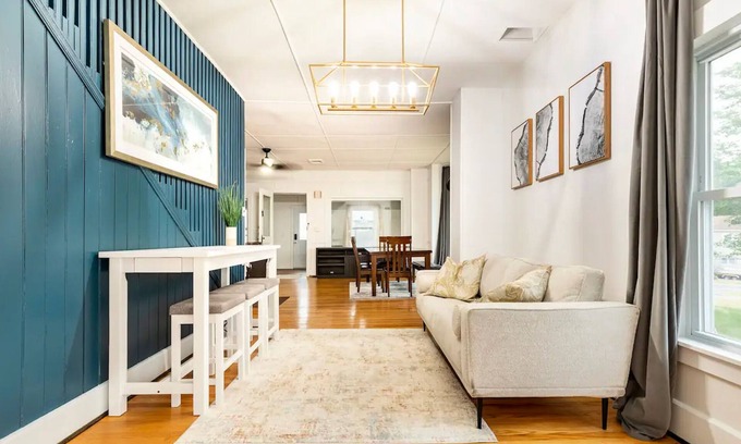 Cleveland Casa | Lakefront Family Getaway