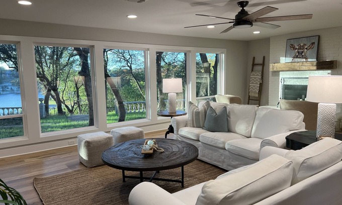 Fort Worth Casa | Lakefront farmhouse. Private dock. Gated 2+ ac. Eagle Mtn Lake, Fort Worth, TX