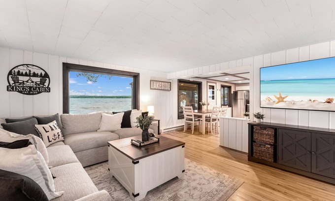 New Richmond Cabina | Lakefront Fun! Kayaks, Fire Pit & Bunkhouse!