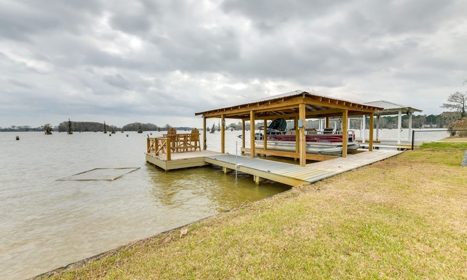 Cobb Casa | Lakefront Georgia Escape w/ Fire Pit & Boat Dock!