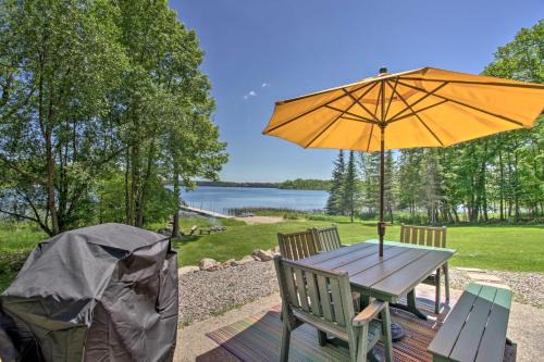 Hackensack Casa | Lakefront Hackensack Cabin with Patio and Grill!