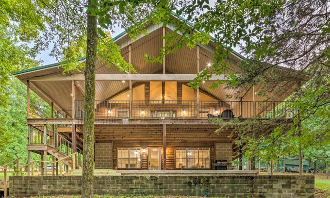 Scranton Casa | Lakefront Hideaway in Scranton Spacious Deck