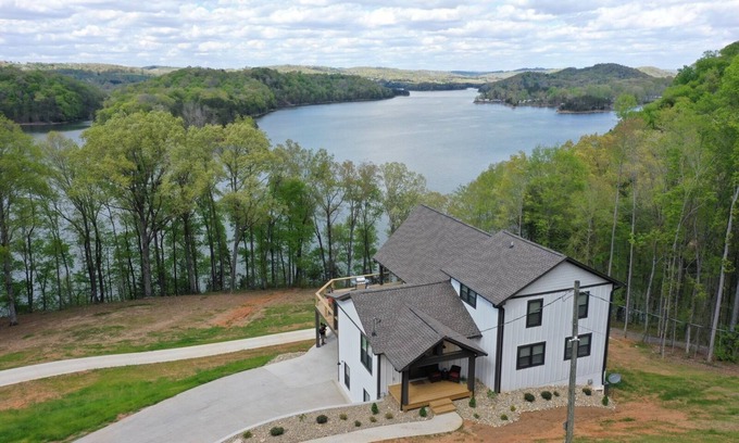 Maynardville Casa | Lakefront home at Tumbling Run Estates w/ Kayaks
