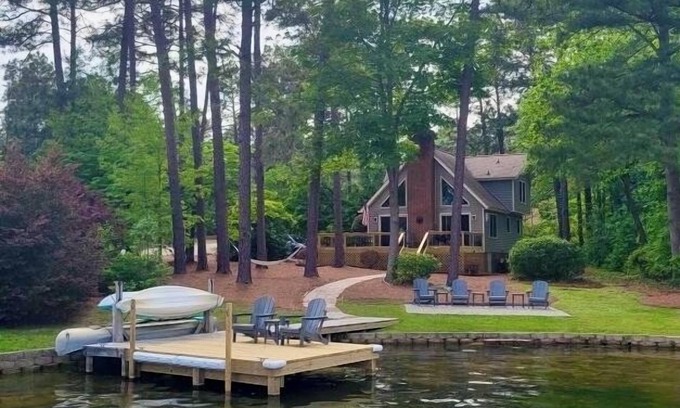 Seven Lakes Casa | Delicias de golfistas - Campo de golf Peter Tufts, Lakefront Home, 10 millas a Pinehurst