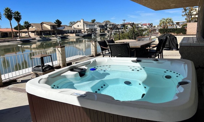 Victorville Casa | LAKEFRONT HOME- Spring Valley Lake - Hot Tub, Pool Table!
