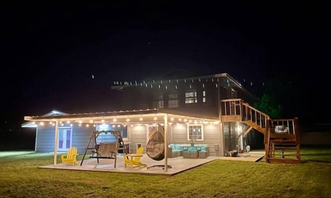 Kemp Casa | Lakefront home with Gorgeous sunset view
