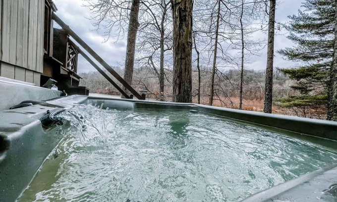 Martinsville Apartamento | Lakefront Hot tub Amazing Views 35 min to Indy