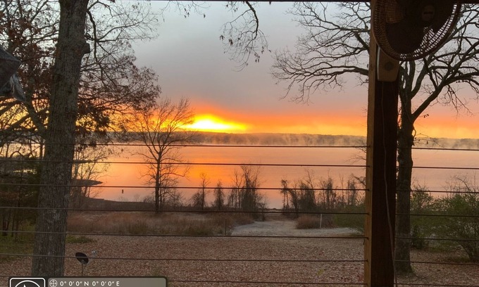 Edgemont Casa | Lakefront house on Greers Ferry Lake with water access by Devil’s Fork launch