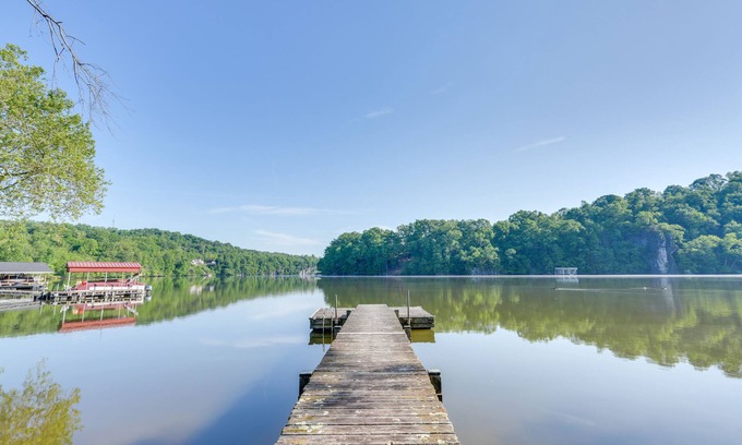 Tri-Cities Casa | Lakefront Kingsport Home w/ Private Hot Tub!