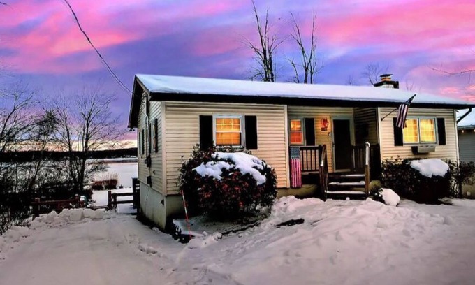 Pocono Lake Chalet De Esquí | LAKEFRONT - Lake Escape - Arrowhead Lake Community