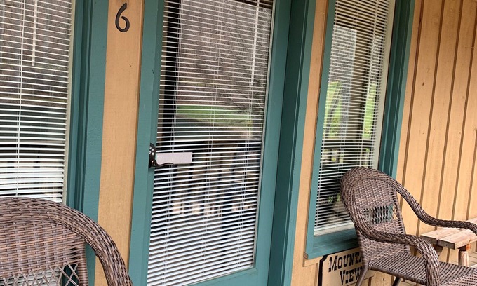 Rabun Gap Casa | Lakefront Lodge with Loft Bedroom, Sleeper Sofa, One Bath