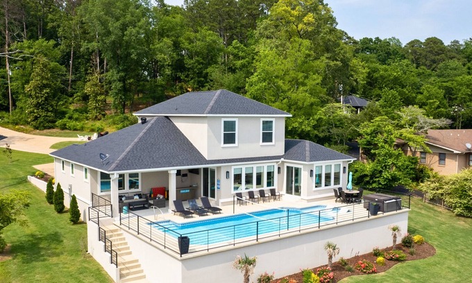 Hot Springs Casa | Lakefront Luxury | Pool | Hot Tub | Fire Pit | 5BR