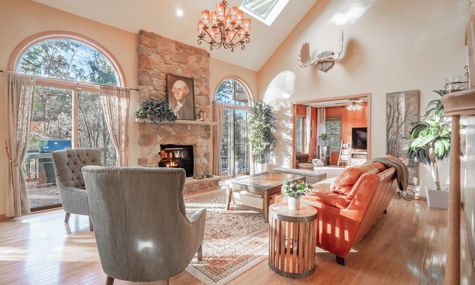 East Stroudsburg Casa | Lakefront Mansion w/ 3 Decks, Hot Tub, Boats, & Game Room!
