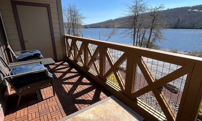 Lake Harmony Condominio | Buscando un alquiler de invierno a largo plazo - Hermosas vistas en Lakefront / Ski Resort