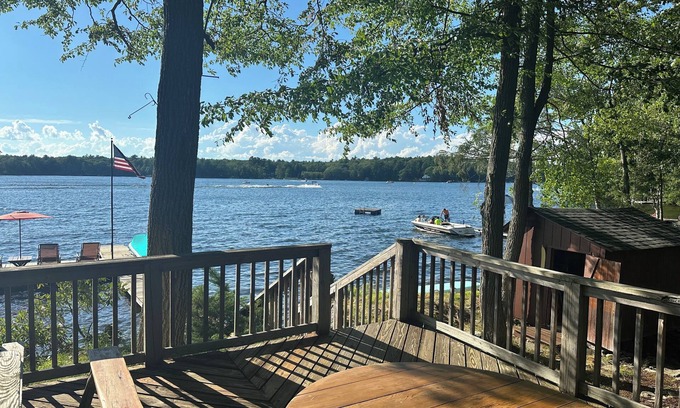 Tafton Casa | Lakefront on Fairview Lake, Level Walk w/Private Dock, Motorboats, Game Room