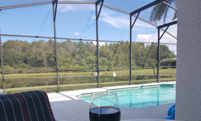 Eagle Pointe South Casa | Luxury Lakefront Pool Home: a solo 15 minutos de Disney World