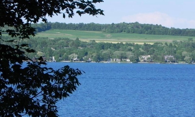 Skaneateles Cabaña | Lake Edge-Spectacular Location-3 habitaciones- Lakefront- 1 Prime Week disponible