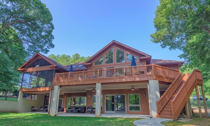 Troutman Casa | -Lakefront Relaxing Retreat-