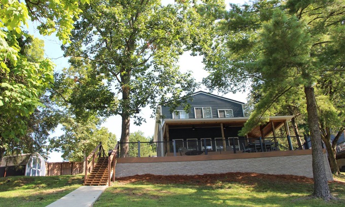 Williamstown Casa | Lakefront Retreat, Private Dock, Sleeps 8, 11 min from Ark Encounter