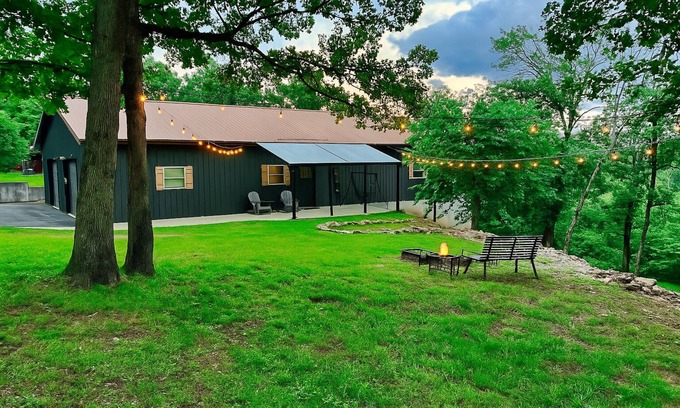 Golden Casa | Lakefront Retreat w/Views, Fire Pit & 2 Acres