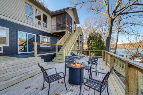 Bella Vista Casa | Lakefront Retreat with Game Room in Bella Vista!