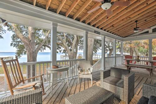 Russellville Casa | Lakefront Retreat with Game Room and Private Dock!