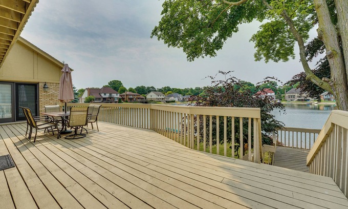 Shelby Township Casa | Lakefront Shelby Twp Getaway w/ Swim Pond!