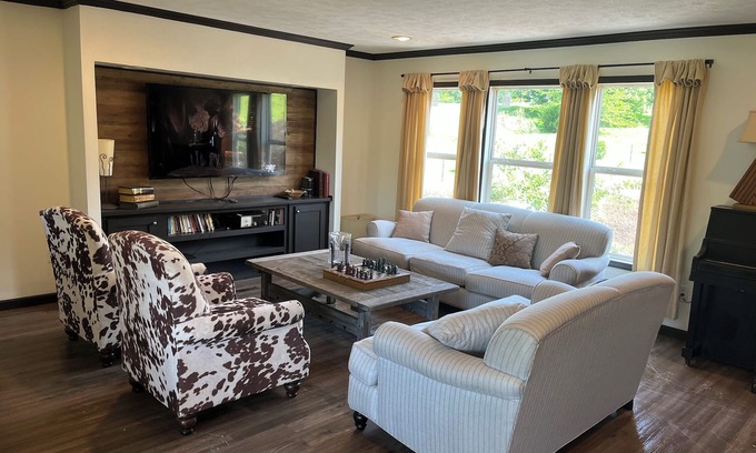 Maryville Casa | Lakefront Vacation Home - boat ramp and dock - 3 bedroom, 2 bath