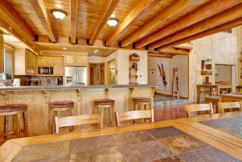 Big Bear Lake Casa | Lakefront village castle #2312