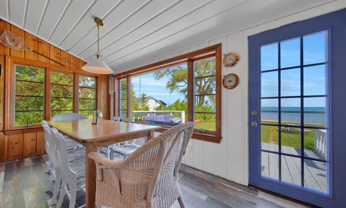 Caseville Casa | Lakefront w Great Beach! Caseville & Port Austin!