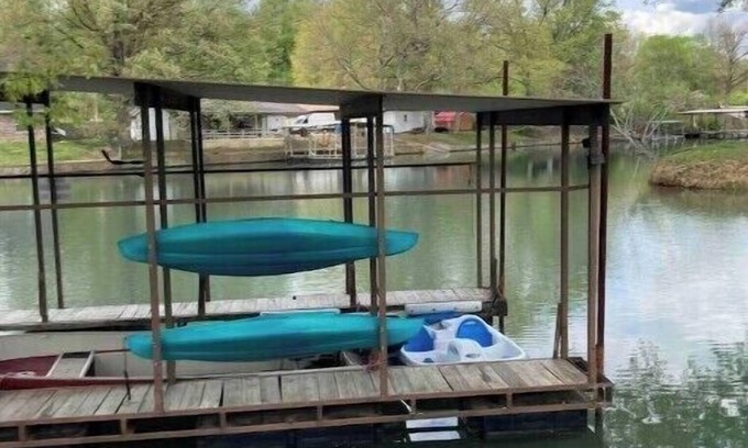 Mid America Casa | Lakefront W/Sauna, Kayaks, Pedal Boat, King Beds