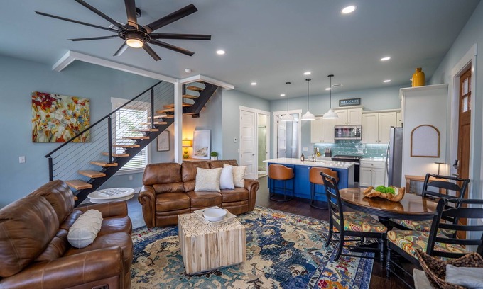 Vinita Casa | Lakehouse/3 bd/2bath/sleeps 10/neighborhood pool