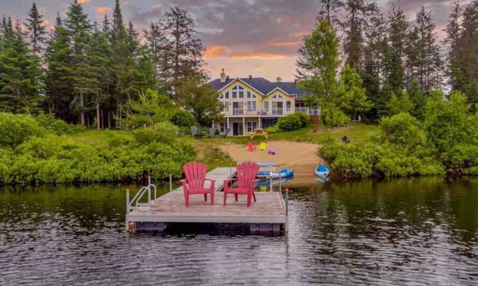 Saint Come Casa | Lakehouse Hot Tub Private Beach Pool Table