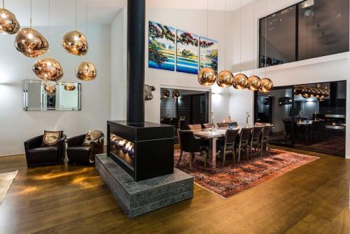 Queenstown Casa | Lakehouse Joela - award winning luxury home