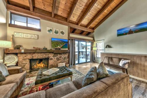 South Lake Tahoe Villa | Lakeland Village 424 - I Lake It A Lot