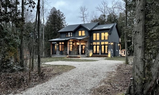 Saugeen Shores Casa | Lakeridge House, is an executive luxury weekly summer & off-season weekly rental
