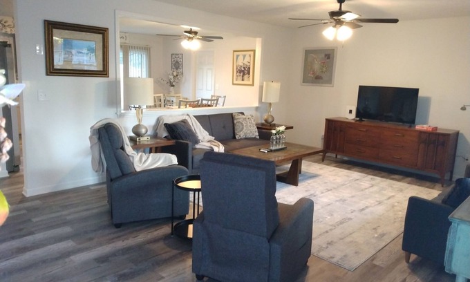 Boiling Spring Lakes Casa | Lakes, Golf, Waterfront dining, Beaches, King bed, Included kayak, SUP, Pingpong