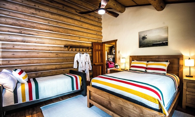 Ennis Cabina | Lakeshore Cabins and Campground