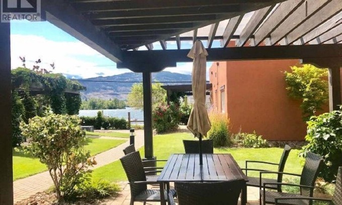 Okanagan-Similkameen Villa | Esta villa! Planta baja, 2 hab, Lakeside, ideal para familias y pájaros de nieve