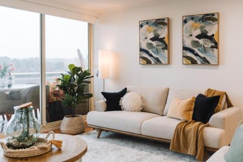 Belconnen Apartamento | Lakeside 3-Bed Apartment with Jacuzzi