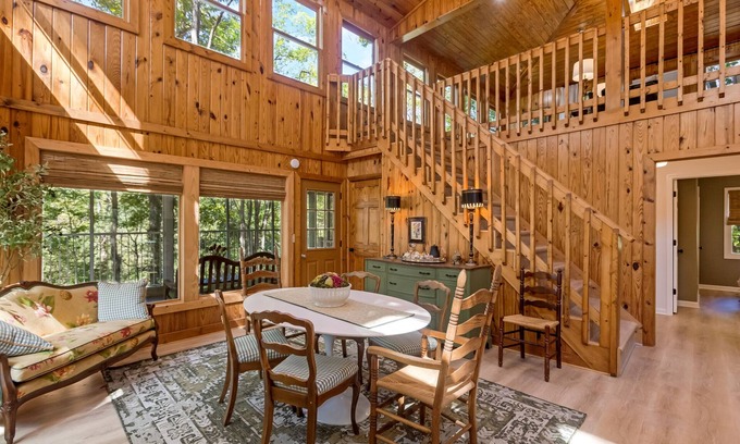 Silver Point Casa | Lakeside 3 BR Retreat - Huge Decks, 1 mile from Hurricane Marina & Beach