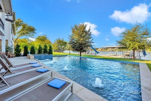 Kingsland Casa | Lakeside 499 and Concierge Services