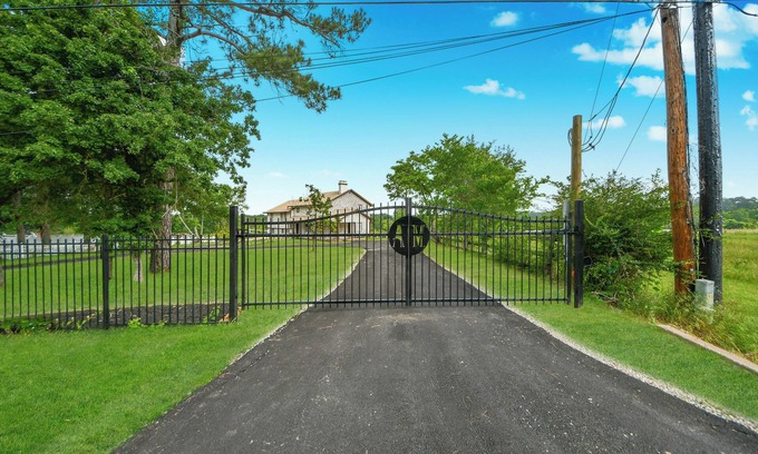 Blue Bell Estates Casa | Lakeside bliss awaits your stay!