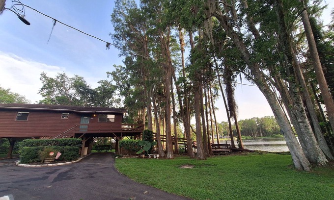 Odessa Cabina | Lakeside Cabin Getaway awaits you!