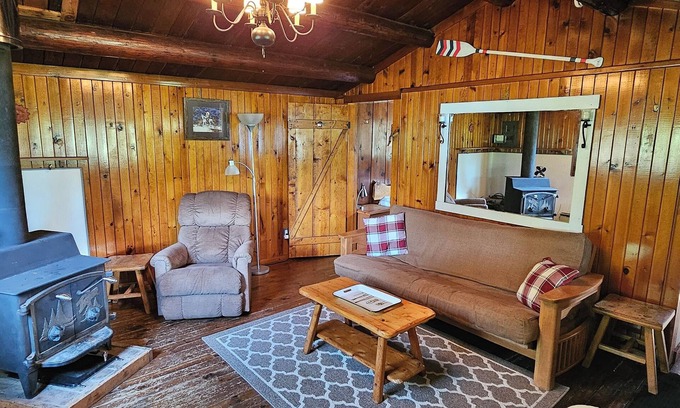 Kaslo Cabina | Lakeside Cedar Cabin at Paradise Hills