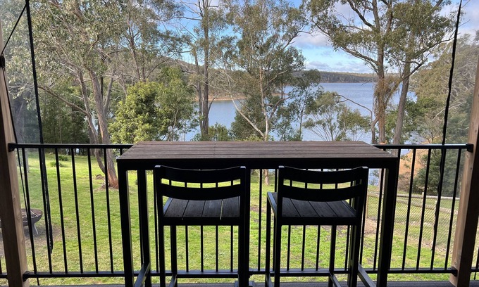Coongulla Casa | LAKESIDE COTTAGE